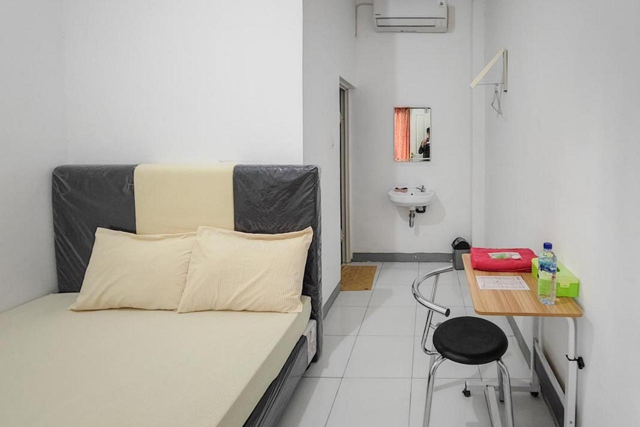 Shekinah Homestay & Cafe Waikabubak Mitra Reddoorz Экстерьер фото