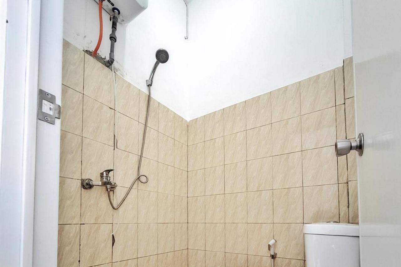 Shekinah Homestay & Cafe Waikabubak Mitra Reddoorz Экстерьер фото